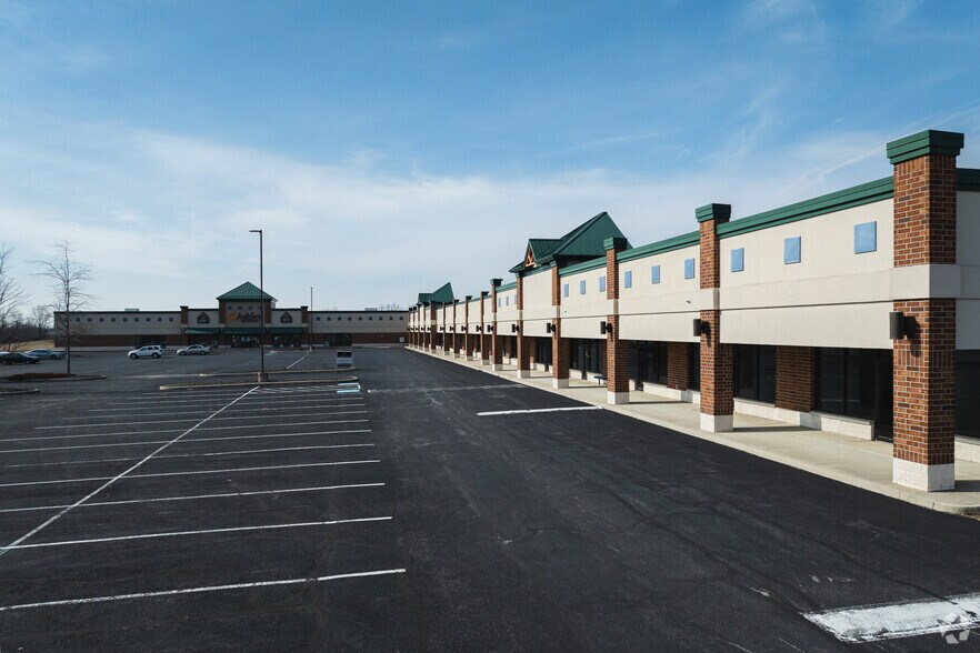 Primary Photo Of 7430 Timberstone Dr, Findlay Freestanding For Sale