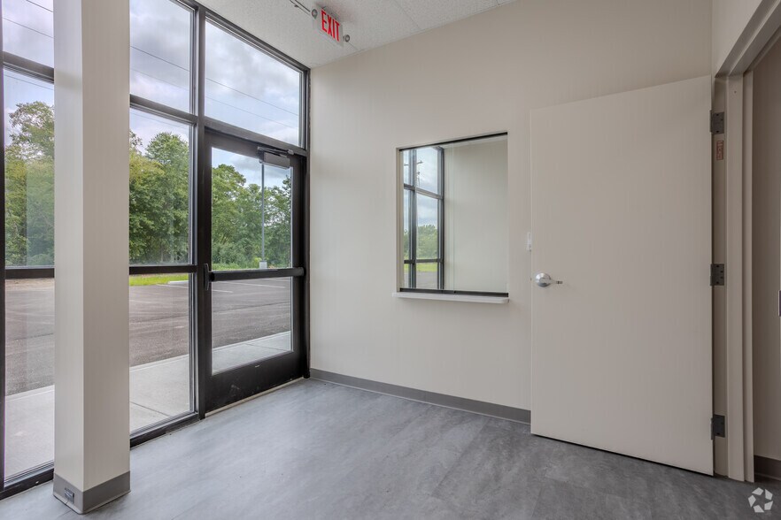 More Photos Of 350 McCarty Ln, Jackson Manufacturing For Lease