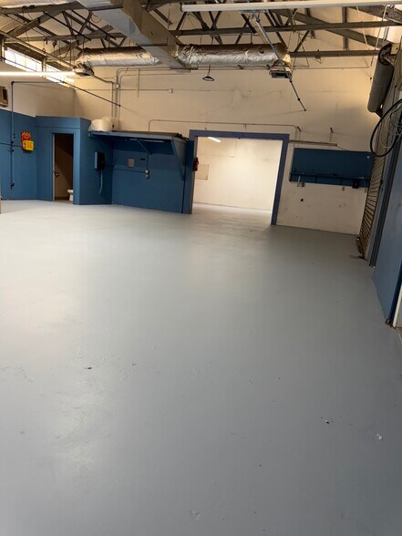 More Photos Of 663 2nd Ln, Vero Beach Warehouse For Sale
