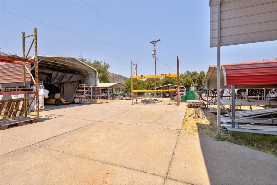 More Photos Of 5255 CA-49, Mariposa Flex For Sale