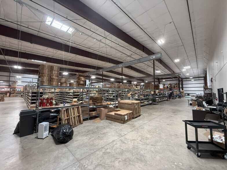 More Photos Of 282 W Hudson Rd, Rogers Flex For Lease