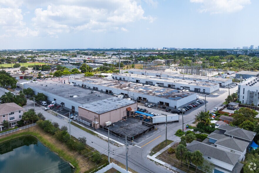 More Photos Of 3600 NE 4th Ave, Oakland Park Unknown For Lease