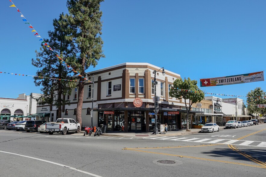 More Photos Of 26 Plaza Sq, Orange General Retail For Sale