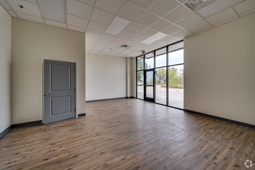 More Photos Of 4227 S Main St, Stafford Light Manufacturing For Lease