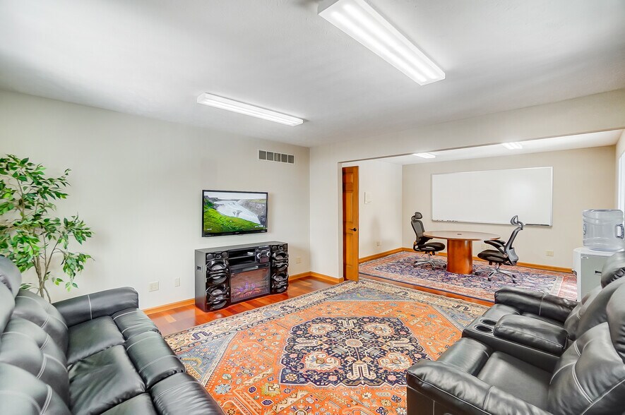 More Photos Of 9672-9694 Cincinnati Columbus Rd, West Chester Office Residential For Sale