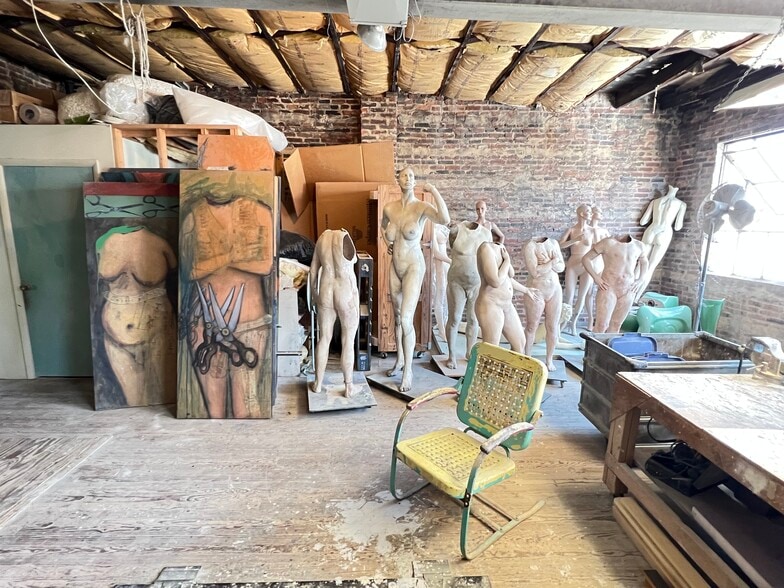 More Photos Of 1438-1442 Light St, Baltimore Showroom For Sale
