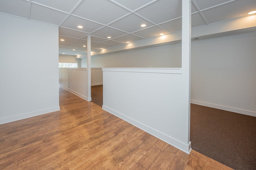 More Photos Of 911 Creekside Ct, Helena Storefront Retail Residential For Sale