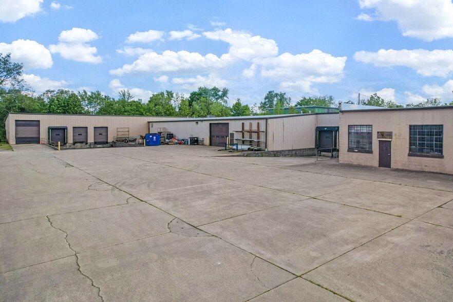 More Photos Of 2591 Harrison Rd, Columbus Warehouse For Sale