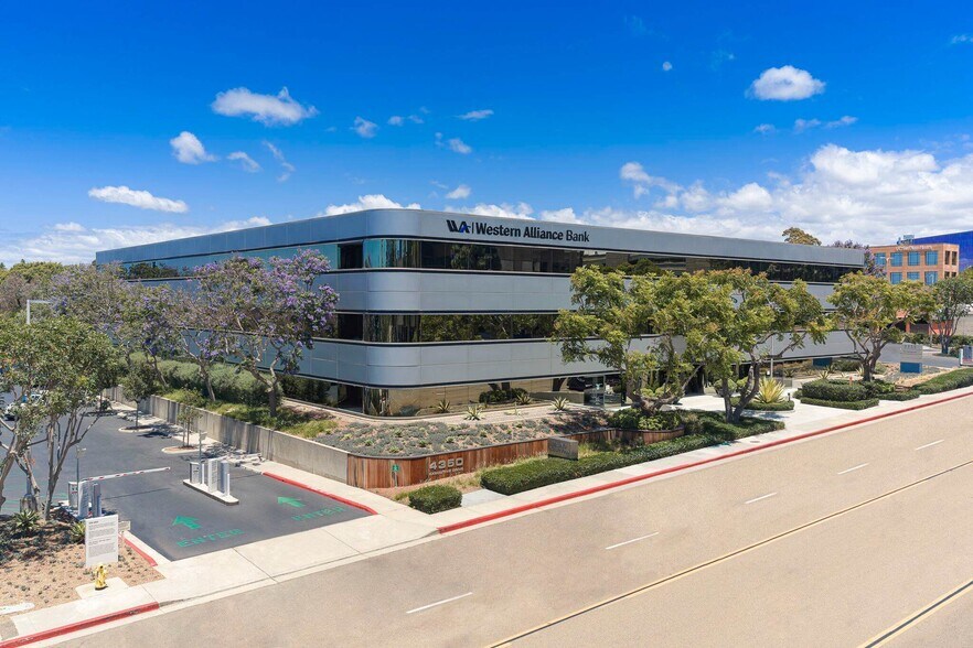 More Photos Of 4350 Executive Dr, San Diego Office For Lease