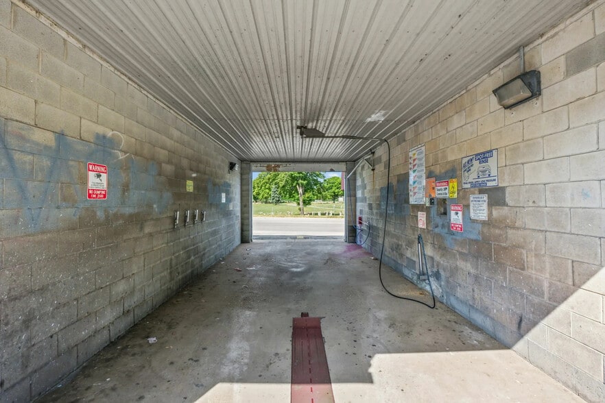 More Photos Of 3562 Lagrange St, Toledo Carwash For Sale