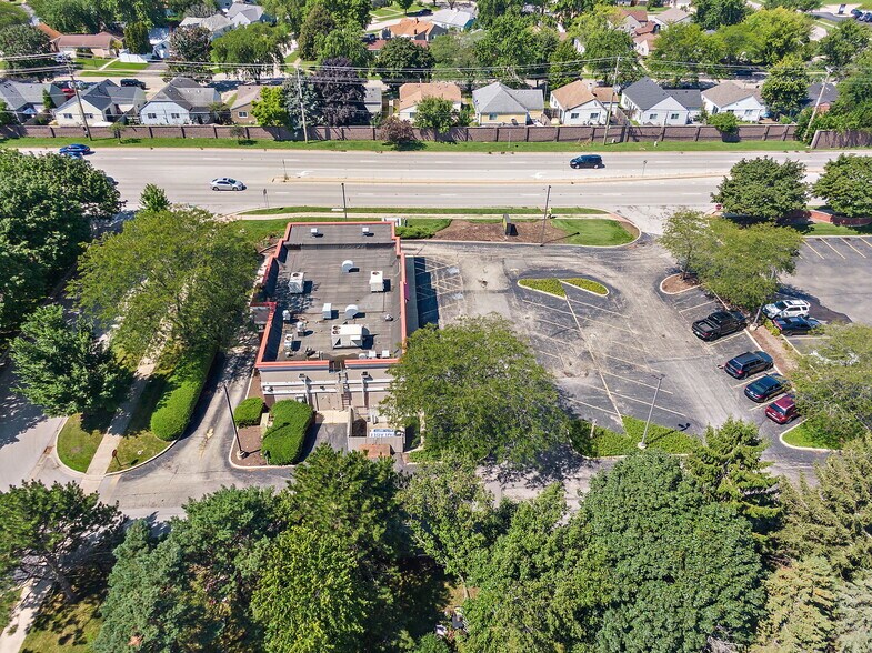 More Photos Of 240 Douglas Rd, Oswego Fast Food For Lease