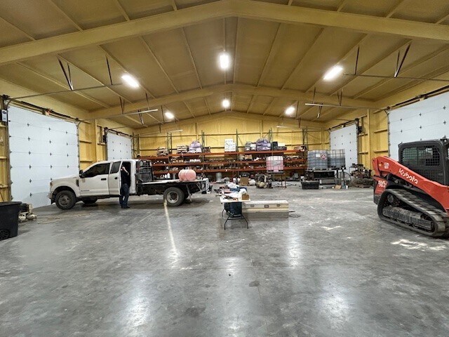 More Photos Of 2307 Stafford Blvd, Pecos Industrial For Lease