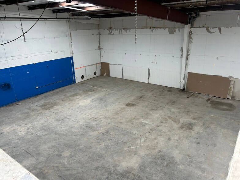 More Photos Of 400 E Todd Rd, Santa Rosa Industrial For Lease