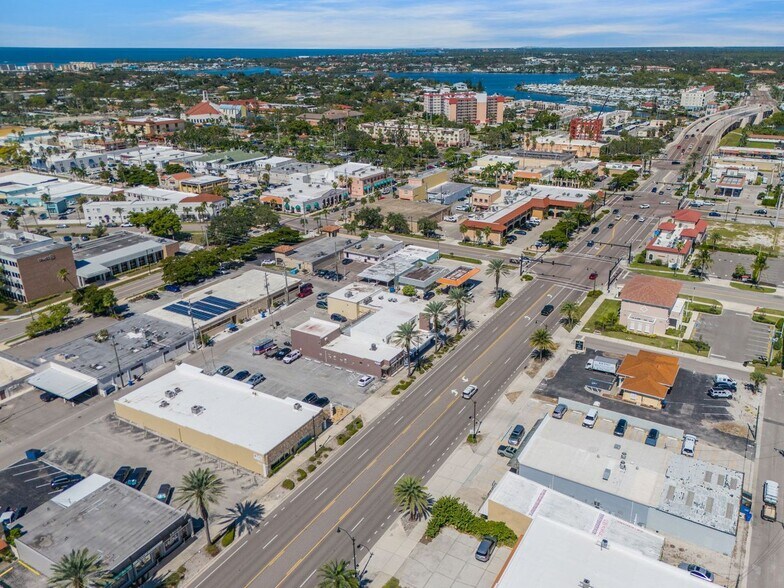 More Photos Of 230 S Tamiami Trl, Venice Medical For Sale