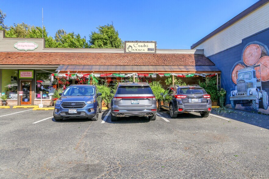 More Photos Of 8030 Railroad Ave SE, Snoqualmie Supermarket For Sale