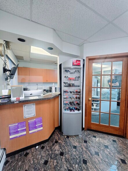 More Photos Of 3018 31st Ave, Astoria Storefront Retail Residential For Lease