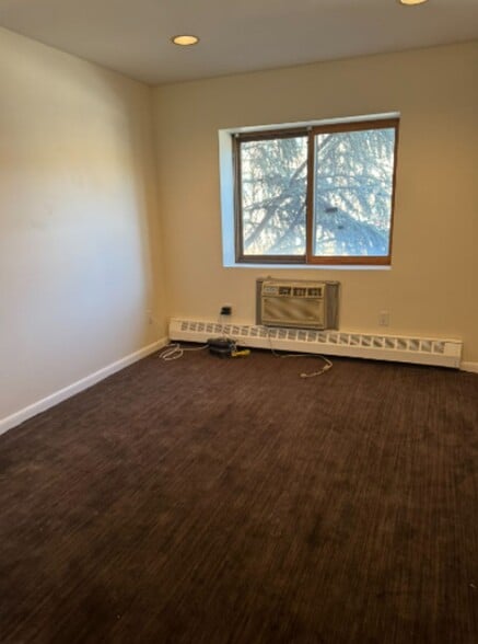 More Photos Of 11882 Metropolitan Ave, Kew Gardens Office For Sale