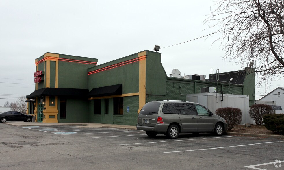 More Photos Of 5383 Rockville Rd, Indianapolis Restaurant For Lease