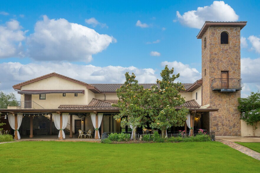 More Photos Of 2550 Bell Springs Rd, Dripping Springs Lodge Meeting Hall For Sale