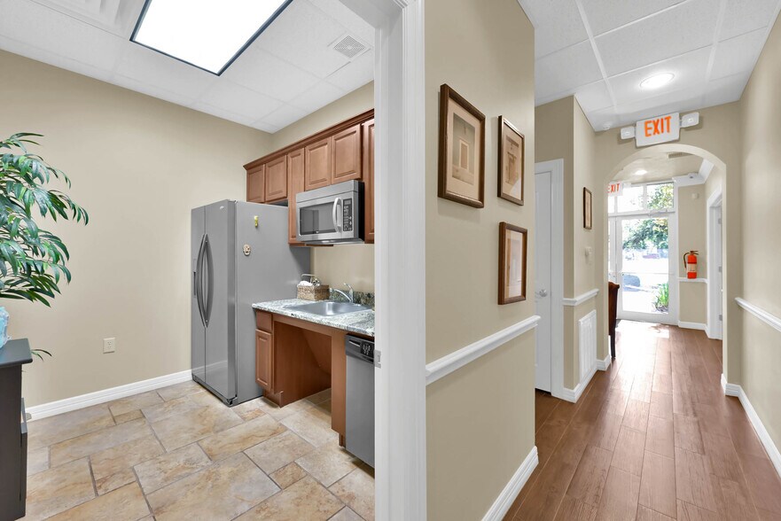 More Photos Of 8505 Technology Forest Pl, The Woodlands Office For Lease