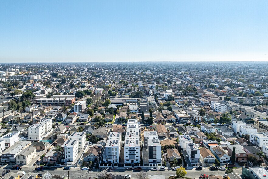 More Photos Of 1326 W 35th Pl, Los Angeles Apartments For Sale