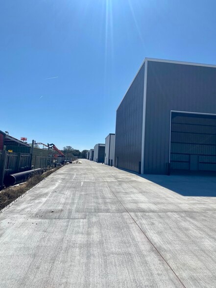 More Photos Of 6745 Patillo Road, Beaumont Warehouse For Lease