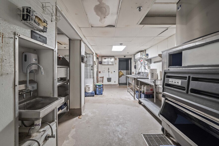 More Photos Of 4950 S Loop 289, Lubbock Restaurant For Lease