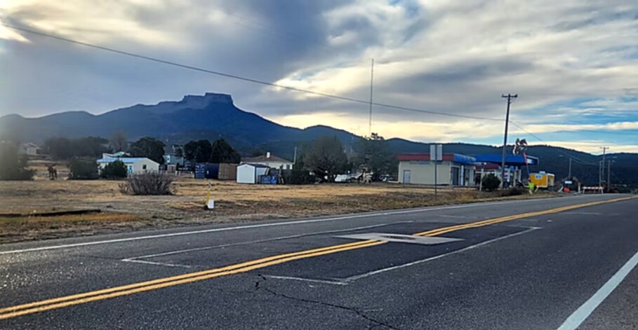 More Photos Of 2000 Santa Fe Trl, Trinidad Auto Repair For Sale