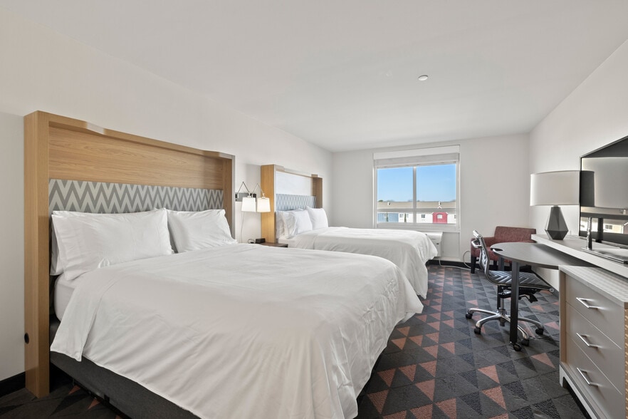 More Photos Of 300 E Central Texas Expy, Killeen Hotel For Sale