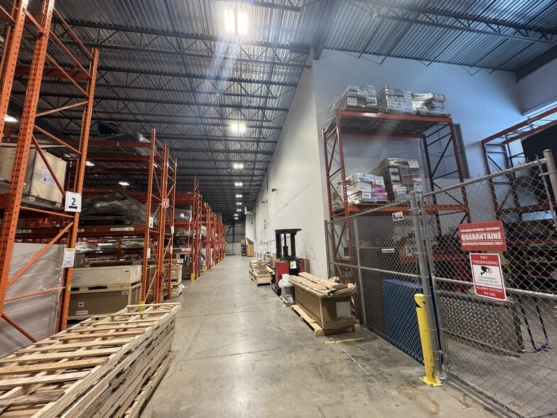 More Photos Of 505-525 Av Meloche, Dorval Industrial For Lease