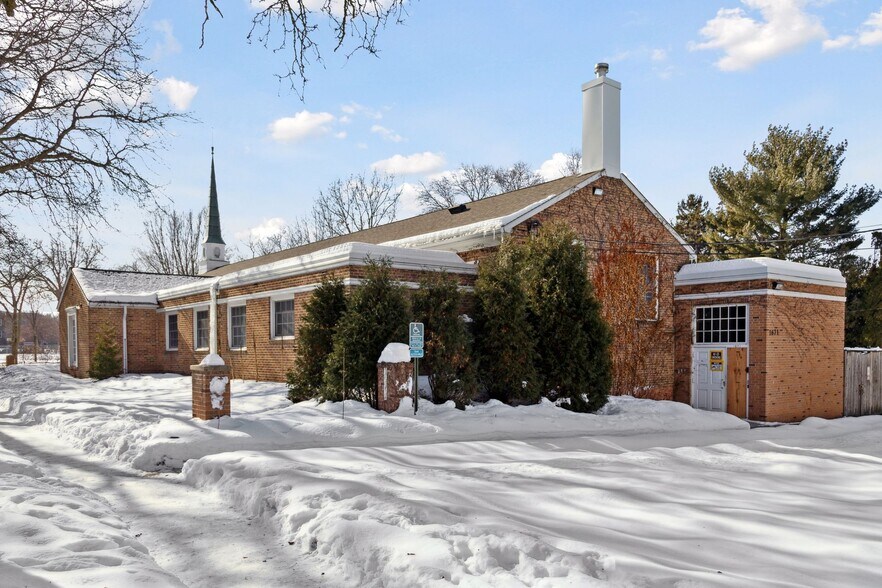 More Photos Of 1671 Summit Ave, Saint Paul Religious Facility For Sale