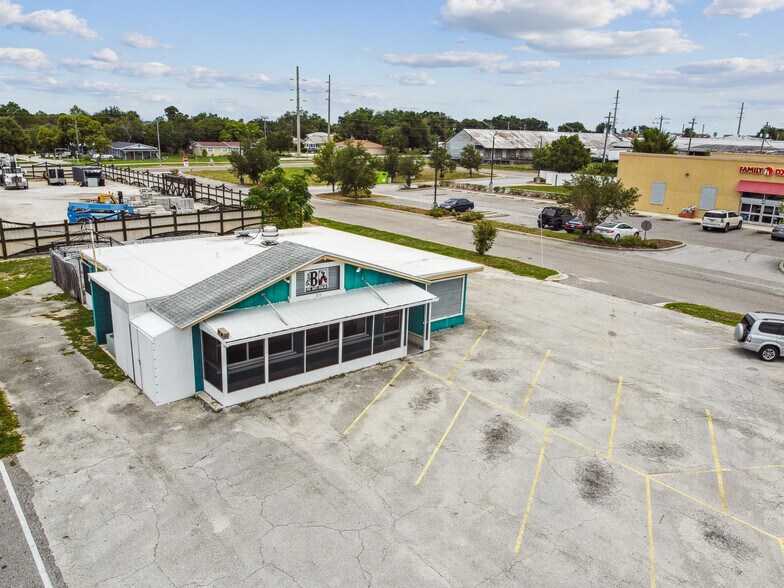 More Photos Of 275 S Lake Shore Way, Lake Alfred Restaurant For Sale