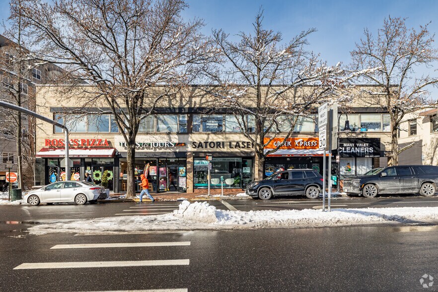 More Photos Of 33-43 Great Neck Rd, Great Neck Storefront Retail Office For Lease