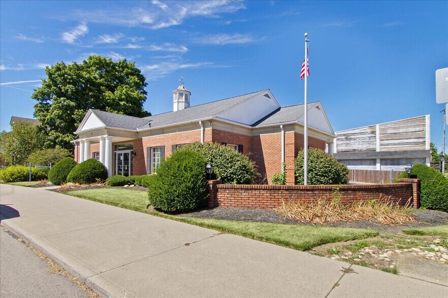 More Photos Of 8 W Maple St, North Lewisburg Storefront Retail Office For Lease