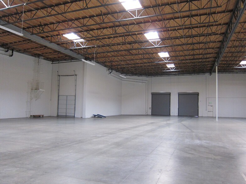 More Photos Of 3501 Jack Northrop Ave, Hawthorne Warehouse For Lease