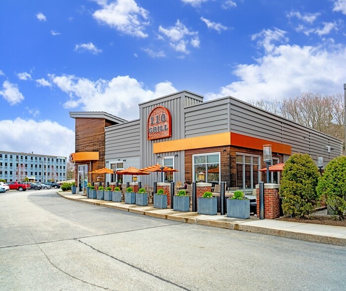 Primary Photo Of 170 Forbes Rd, Braintree Restaurant For Sale