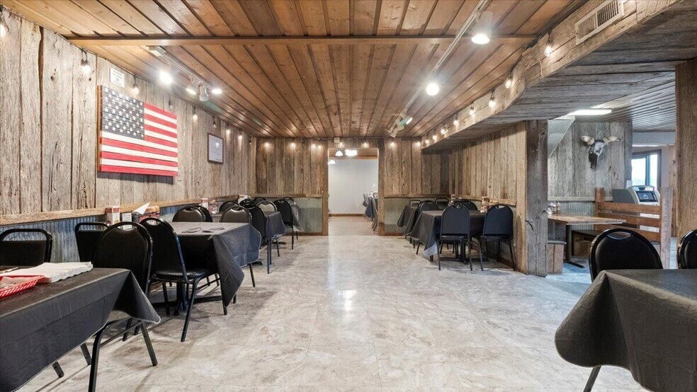 More Photos Of 1027 Porter Wagoner Blvd, West Plains Restaurant For Sale