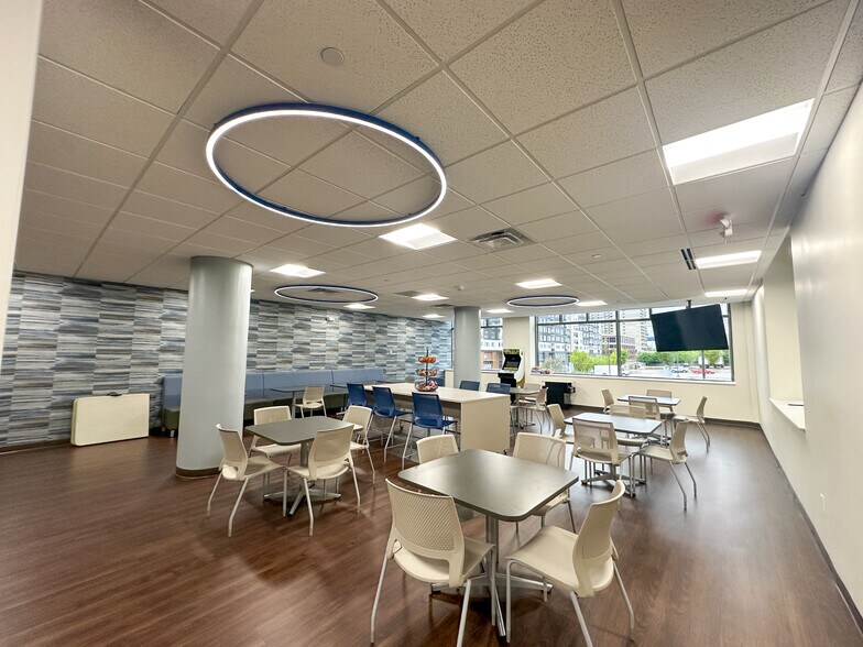 More Photos Of 720 E Pete Rose Way, Cincinnati Office For Lease