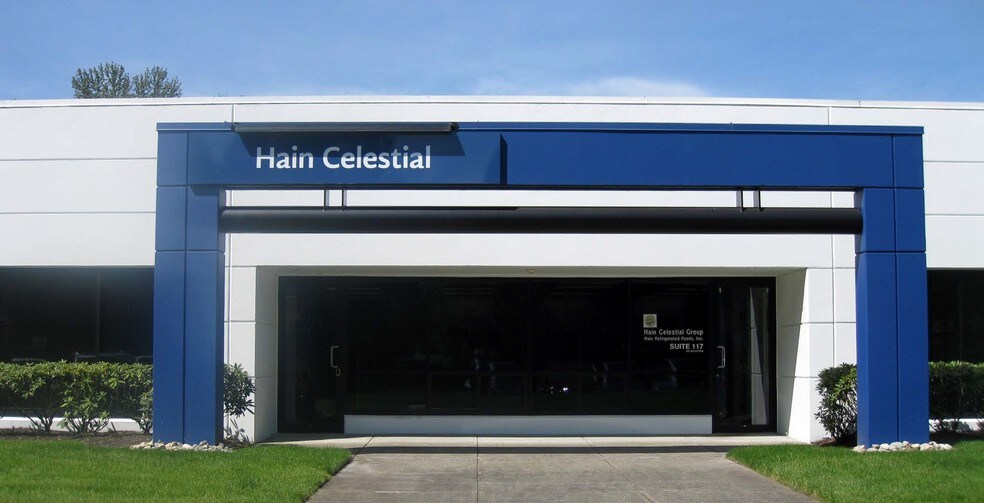 More Photos Of 22125 17th Ave SE, Bothell Showroom For Lease