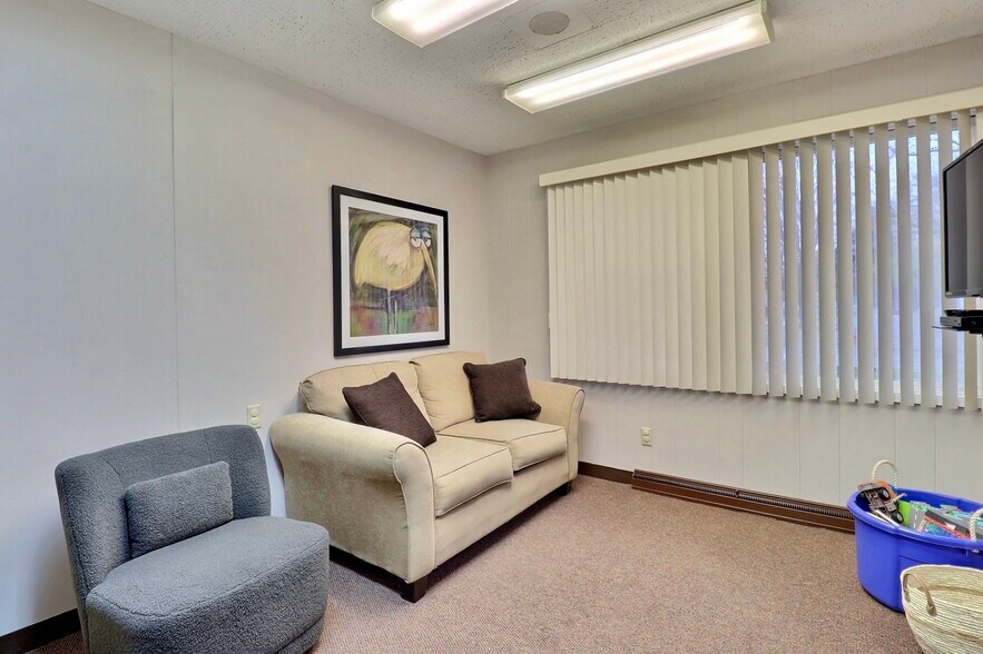More Photos Of 230 E 22nd St, Fremont Medical For Sale