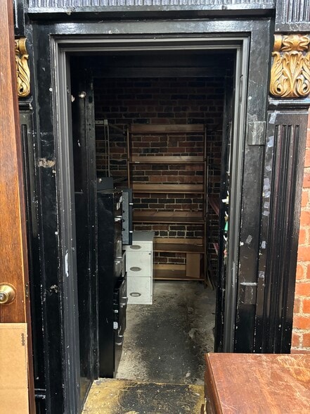 More Photos Of 310 Court Ave, Des Moines Restaurant For Sale