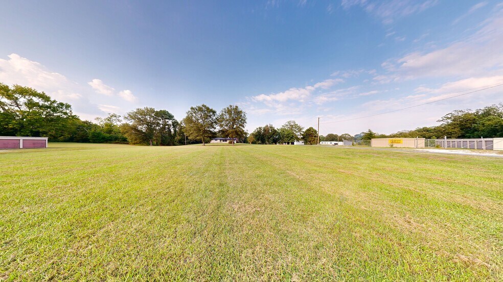 More Photos Of 2570 Highway 7, Bismarck Self Storage For Sale