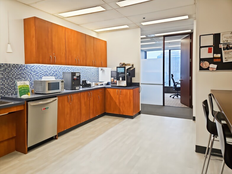 More Photos Of 701 W Georgia St, Vancouver Coworking Space