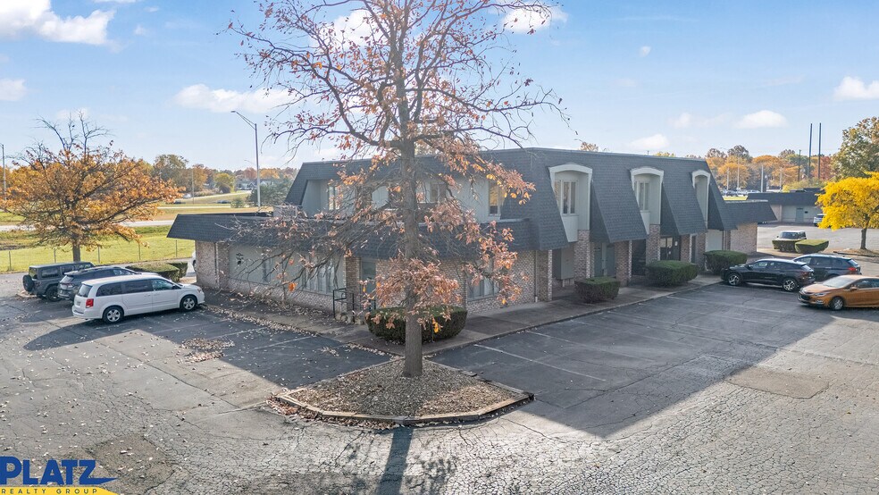 More Photos Of 5208 Mahoning Ave, Austintown Office For Lease