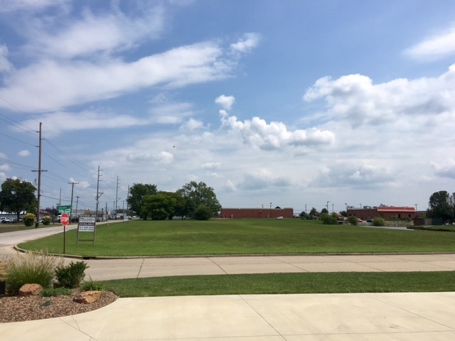 Primary Photo Of Waterford Plaza Lots, Evansville Land For Sale