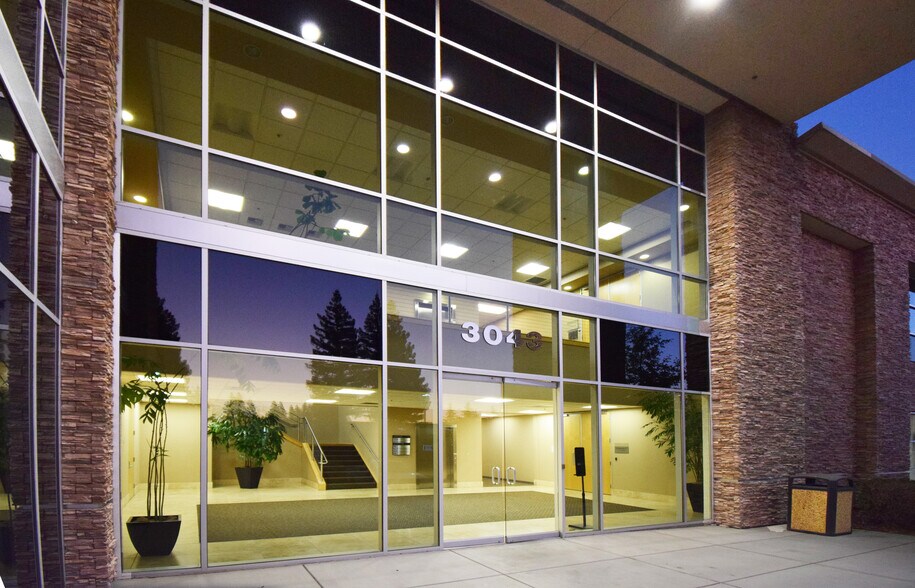 More Photos Of 3043 Gold Canal Dr, Rancho Cordova Office For Sale