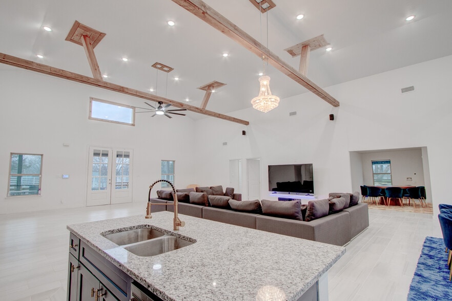 More Photos Of 550 County Road 297, Gainesville Specialty For Sale