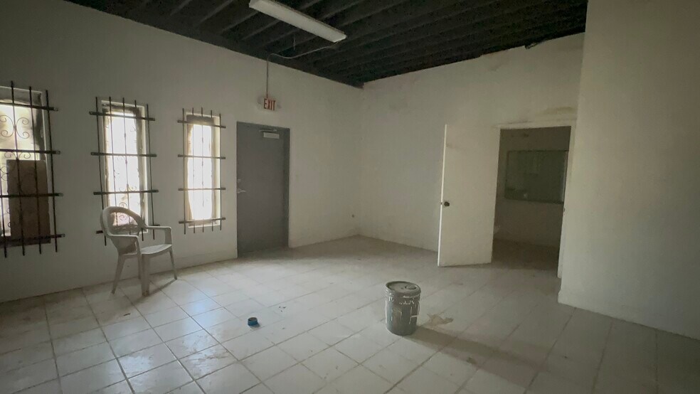 More Photos Of 1000 Phippen Waiters Rd, Dania Warehouse For Lease