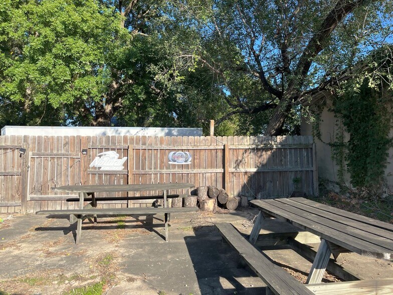 More Photos Of 111 Cypress st, Essex Bar For Sale