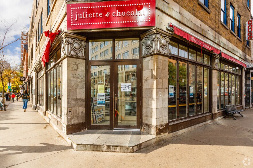 More Photos Of 3600 Boul Saint-Laurent, Montréal Restaurant For Sale